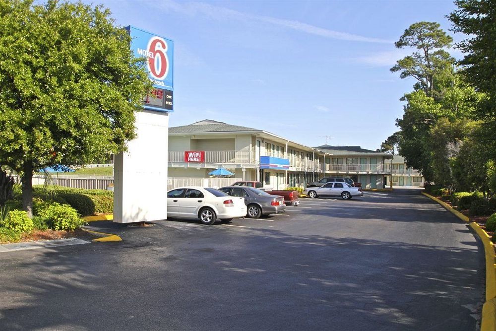 West Ashley Inn Charleston Exterior photo